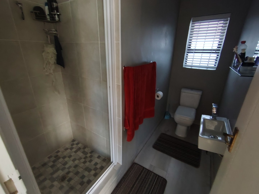 2 Bedroom Property for Sale in Walmer Downs Eastern Cape